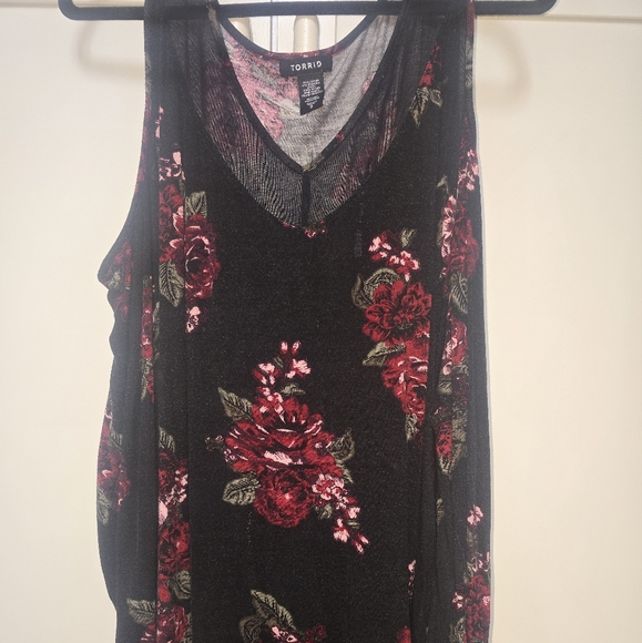 Torrid Cold Shoulder Floral deep V neck Top - Picture 1 of 5